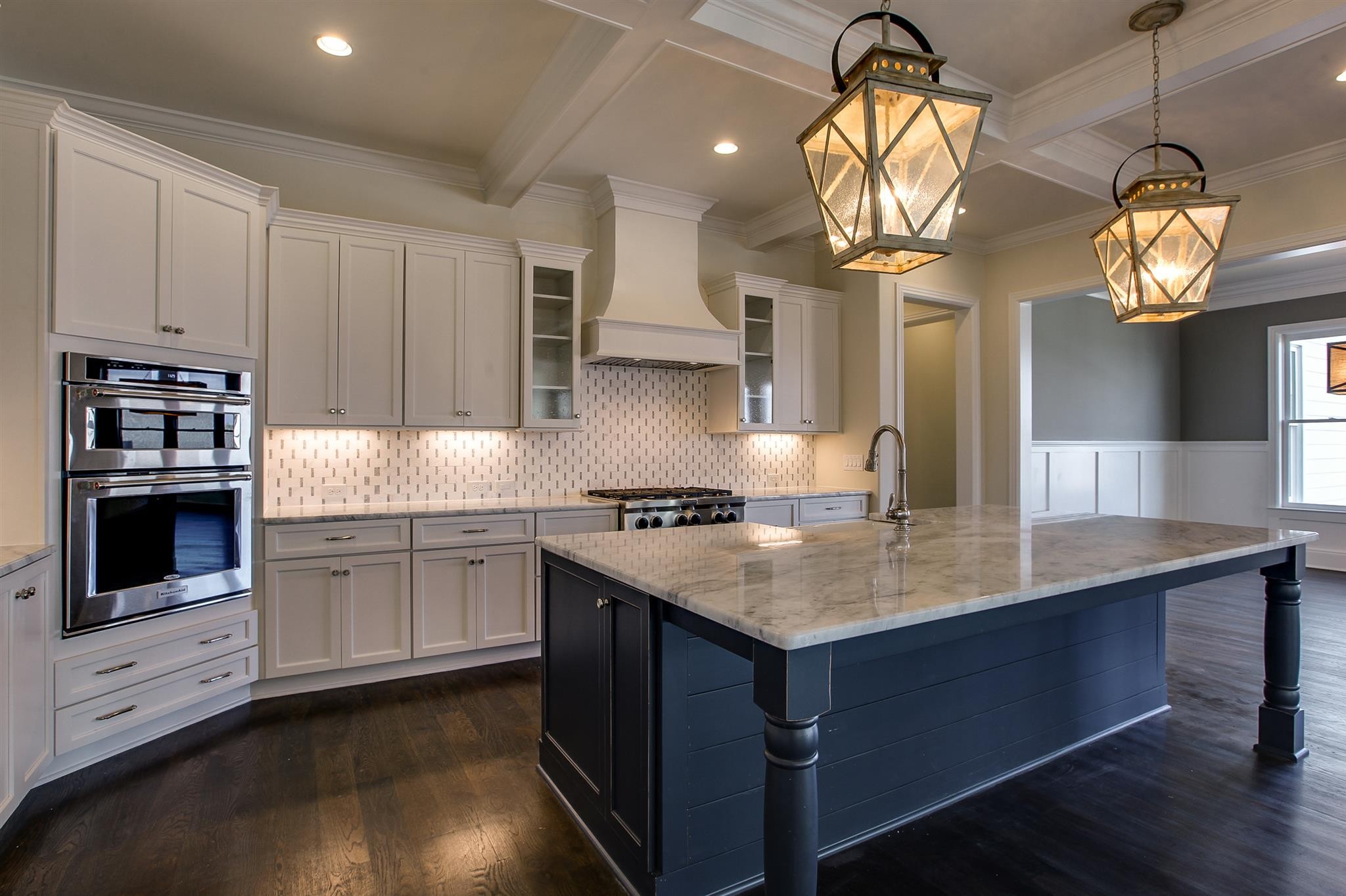 Contemporary and Traditional American Made Kitchen Cabinets in Sarasota