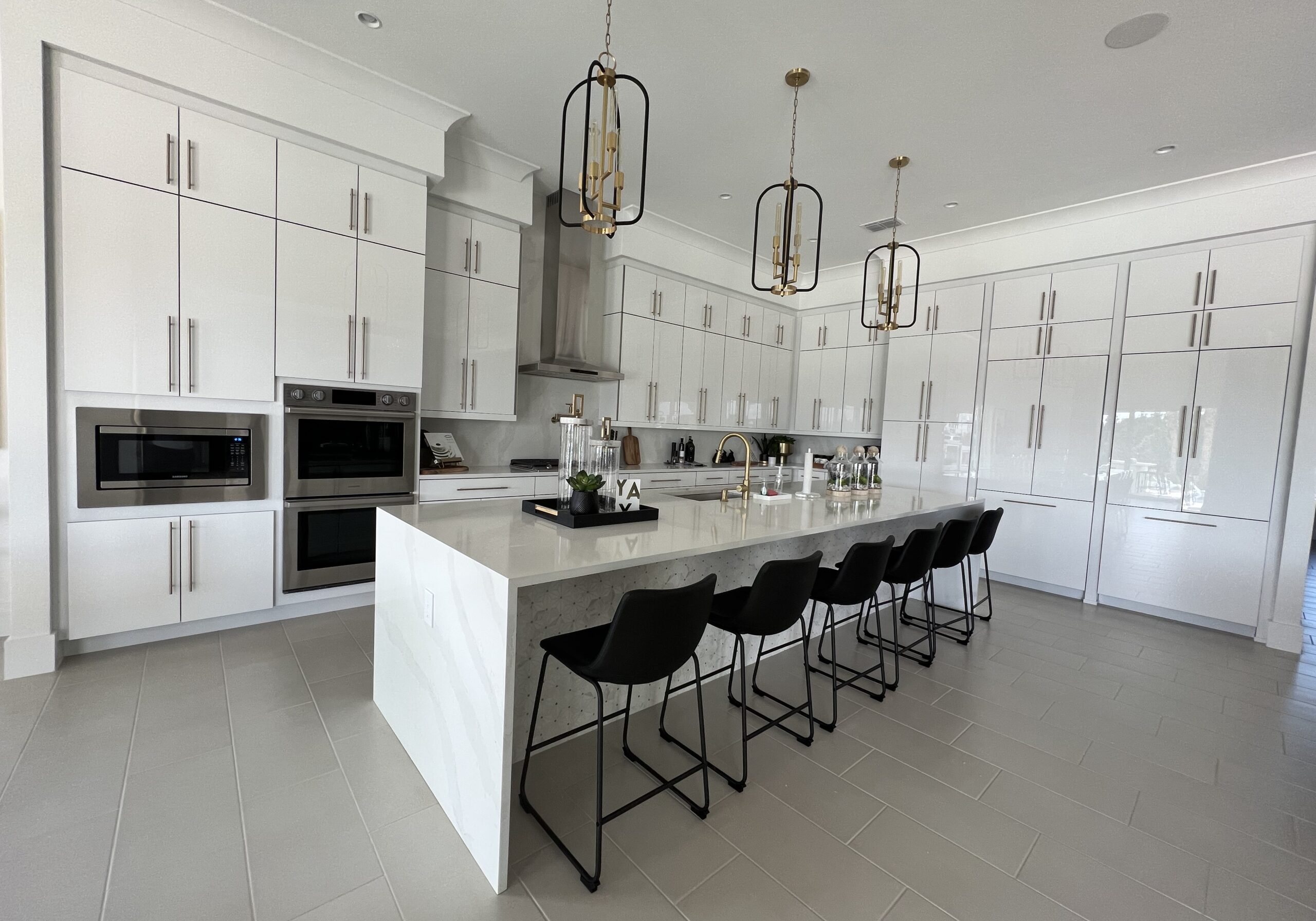 Frameless High Gloss White Kitchen Cabinets